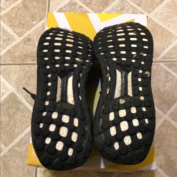 triple black ultraboost size 8 - Picture 4 of 5